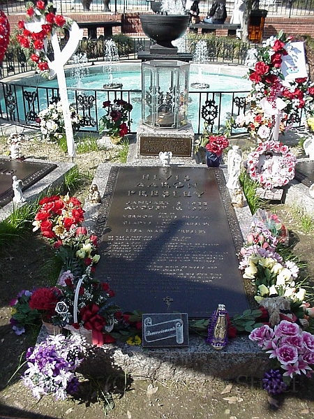 Graceland 39.jpg